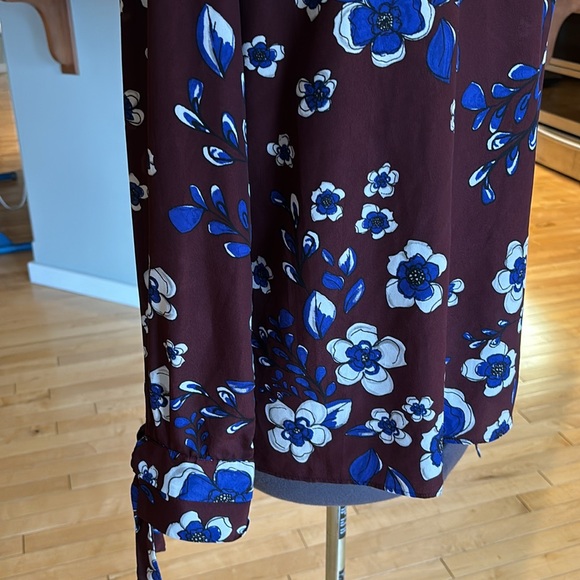 LS Flower Ansel Tie Cuff V-Neck Blouse - Picture 3 of 7